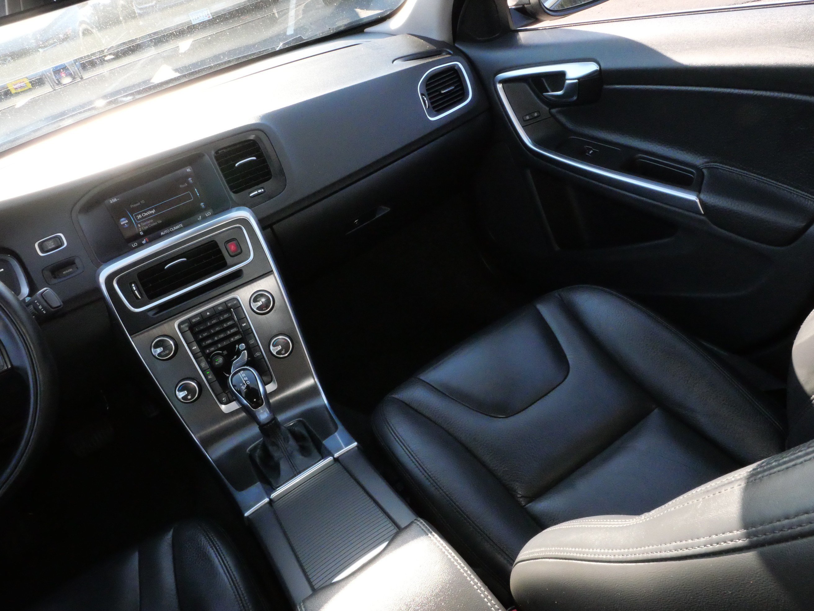 Used 2014 Volvo S60 T5 FWD image 11