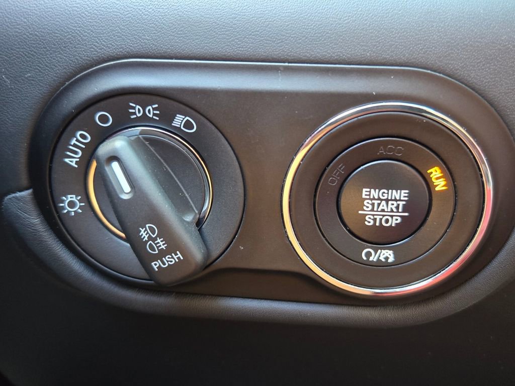 Used 2022 Maserati Levante Modena image 28