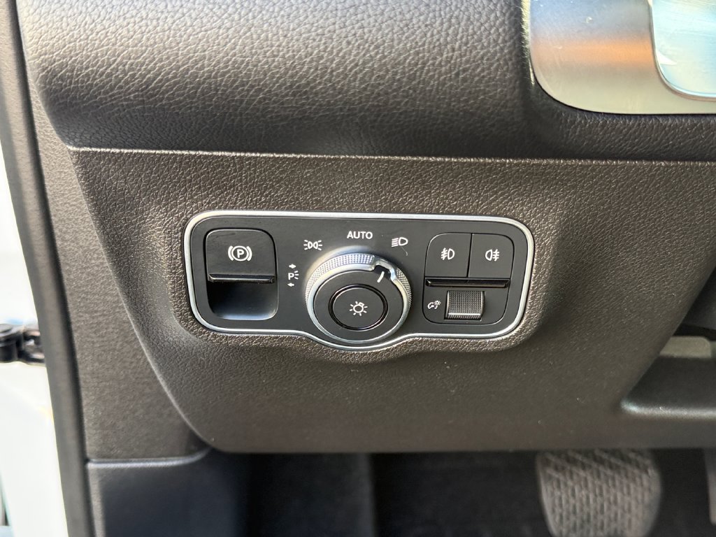 Used 2020 Mercedes-Benz GLB 250 4MATIC image 22
