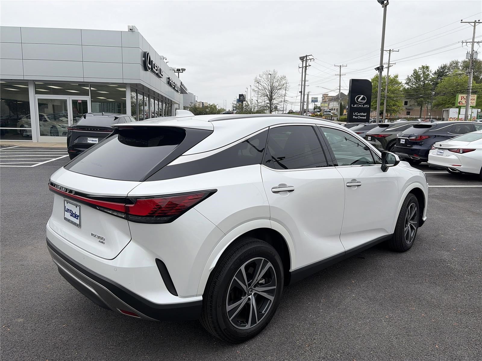 Used 2025 Lexus RX 350 Premium w/ Accessory Package AWD/4WD image 5