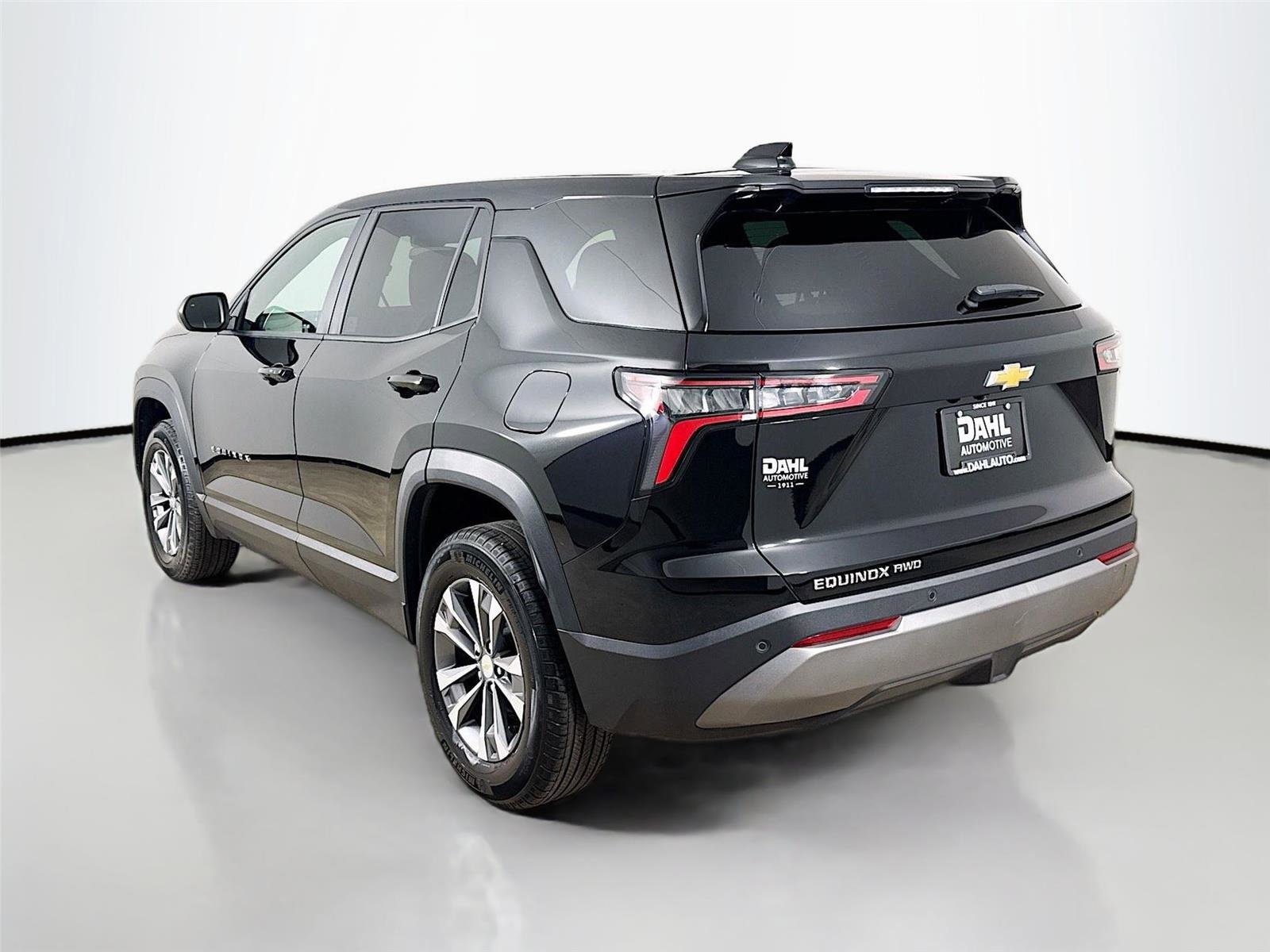 Used 2025 Chevrolet Equinox LT AWD/4WD image 10