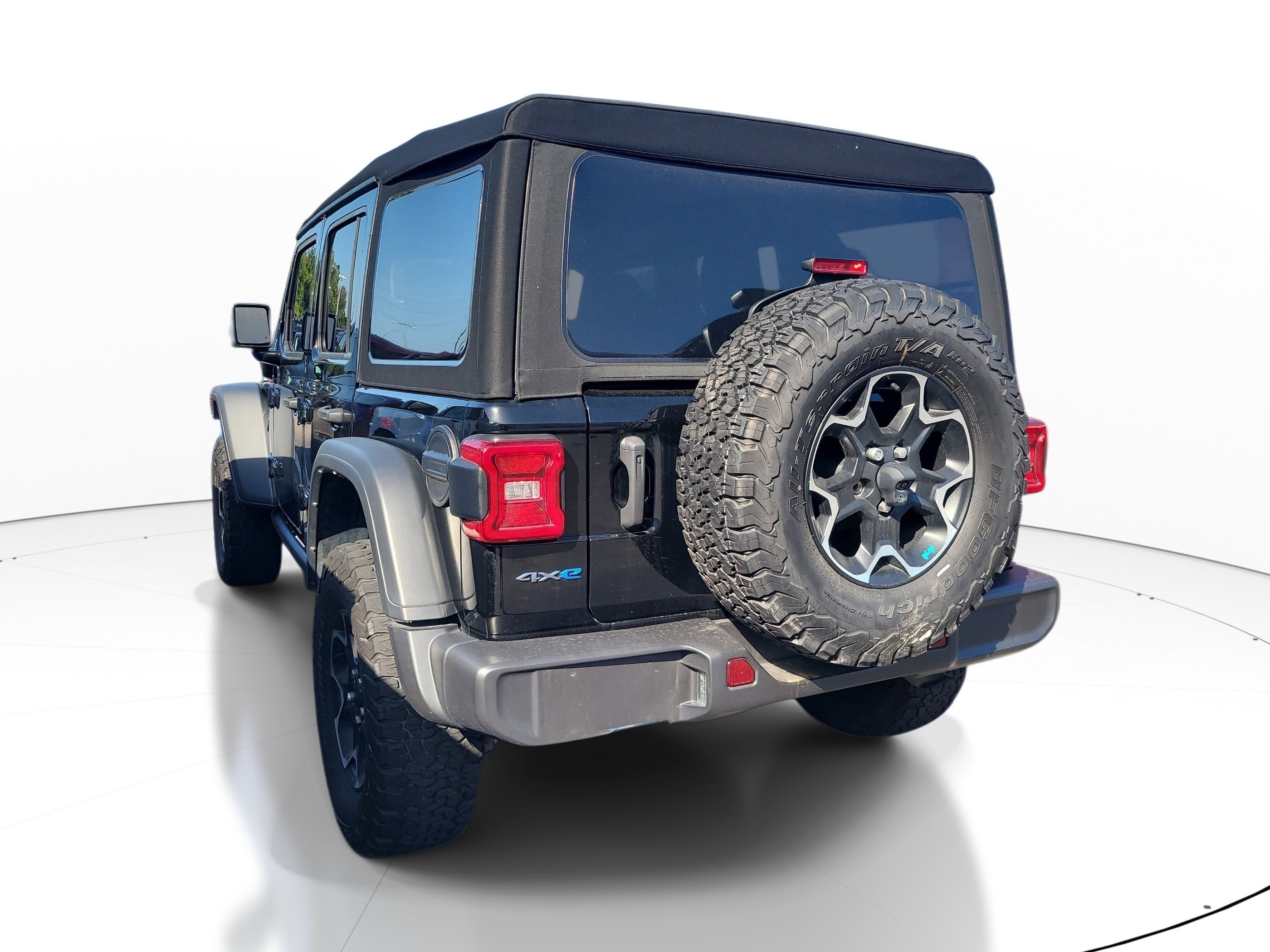Used 2023 Jeep Wrangler Unlimited Rubicon 4xe image 6