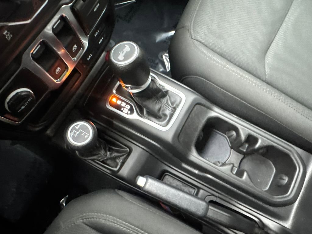 Used 2023 Jeep Wrangler Sport AWD/4WD image 63