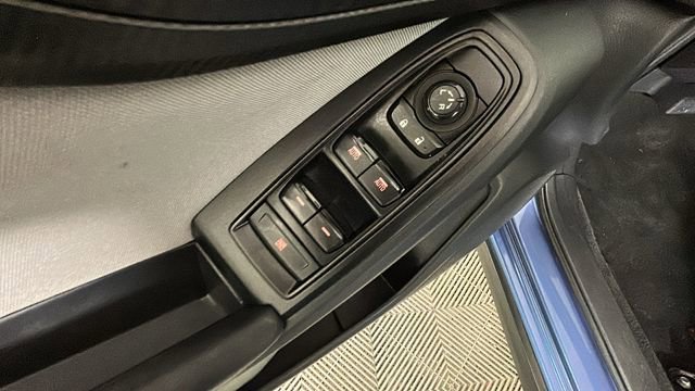 Used 2020 Subaru Crosstrek 2.0i AWD/4WD image 11