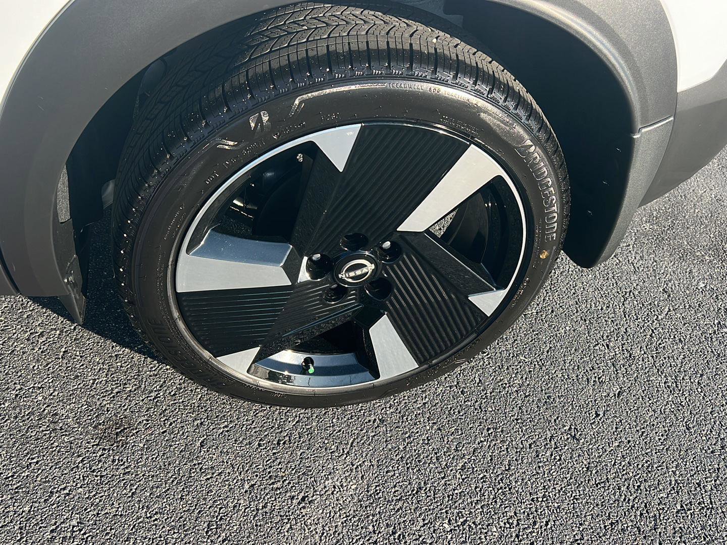 Used 2026 Nissan Kicks SR image 35