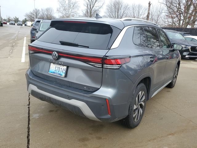 Used 2025 Volkswagen Tiguan S image 4