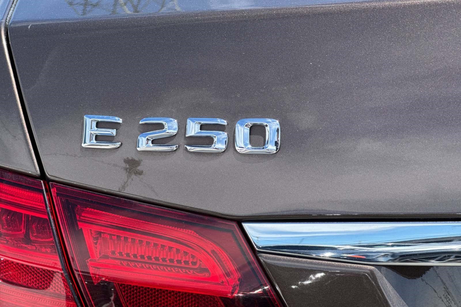 Used 2015 Mercedes-Benz E 250 BlueTEC 4MATIC Sedan image 29