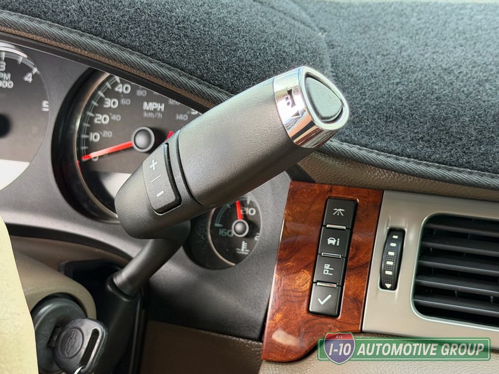 Used 2013 Chevrolet Avalanche LTZ AWD/4WD image 33