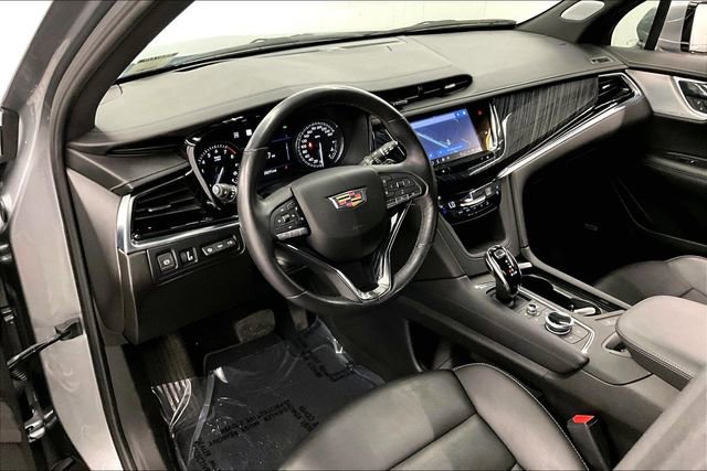 Used 2023 Cadillac XT6 Premium Luxury w/ Technology Package image 16