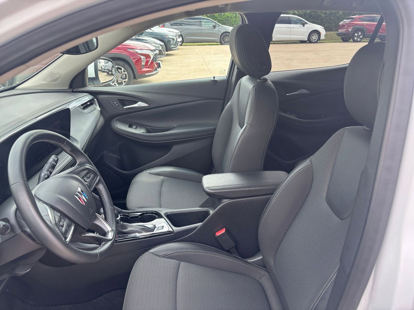 Used 2025 Buick Encore GX Preferred FWD image 25