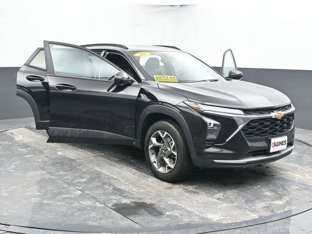 Used 2025 Chevrolet Trax LT image 51