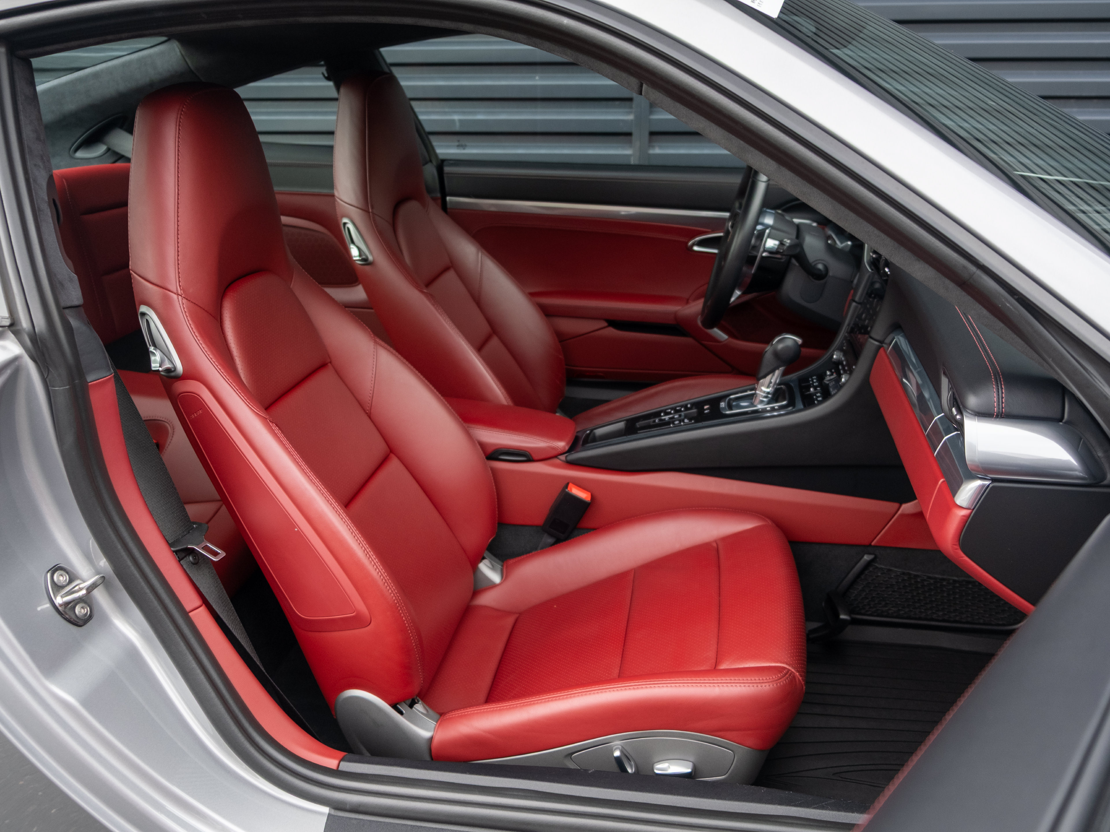 Certified 2019 Porsche 911 Carrera RWD image 40
