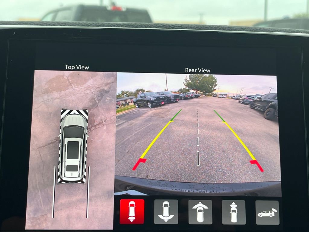 New 2026 Chrysler Pacifica Limited image 9