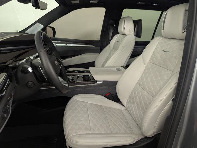 Used 2025 Cadillac Escalade V image 10