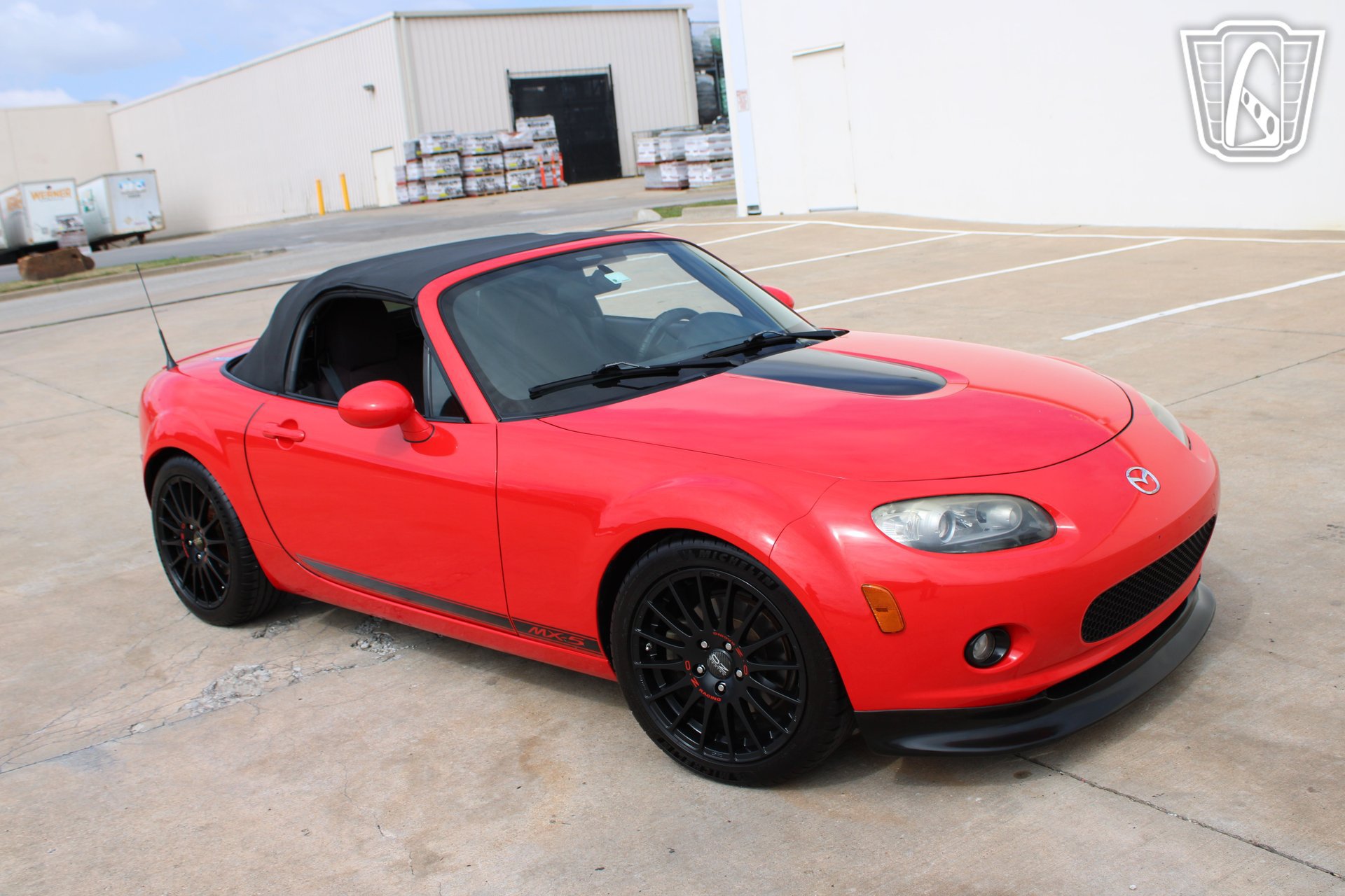 Used 2006 MAZDA MX-5 Miata Sport RWD image 2