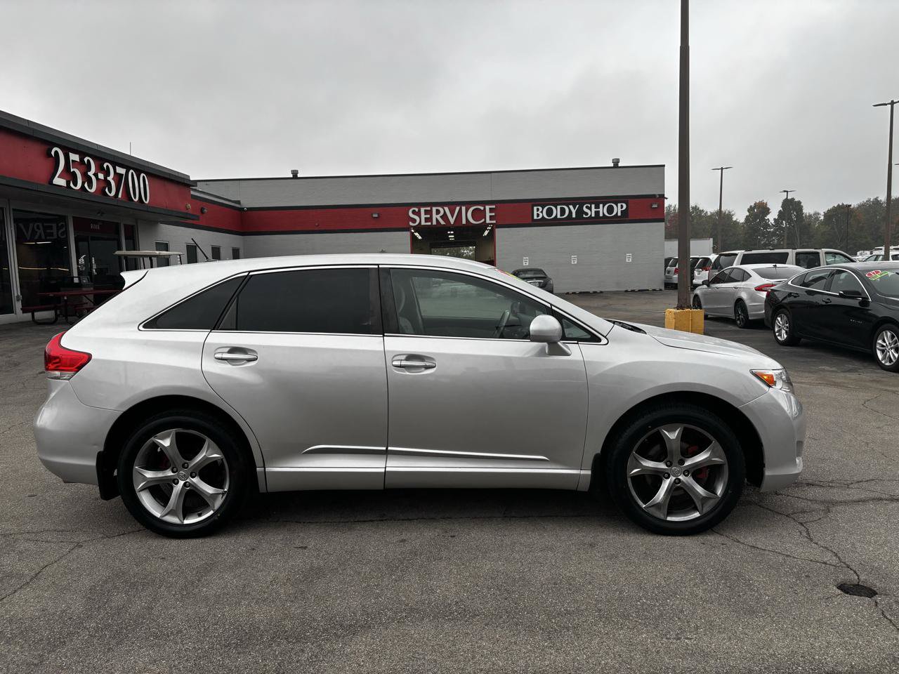 Used 2011 Toyota Venza AWD w/ Convenience Pkg image 2