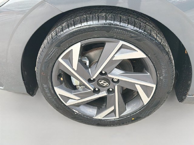 Used 2025 Hyundai Elantra Sport FWD image 31