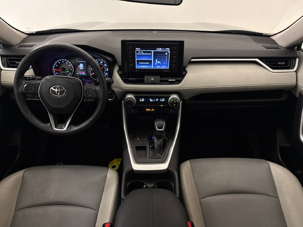 Used 2020 Toyota RAV4 XLE Premium FWD image 14
