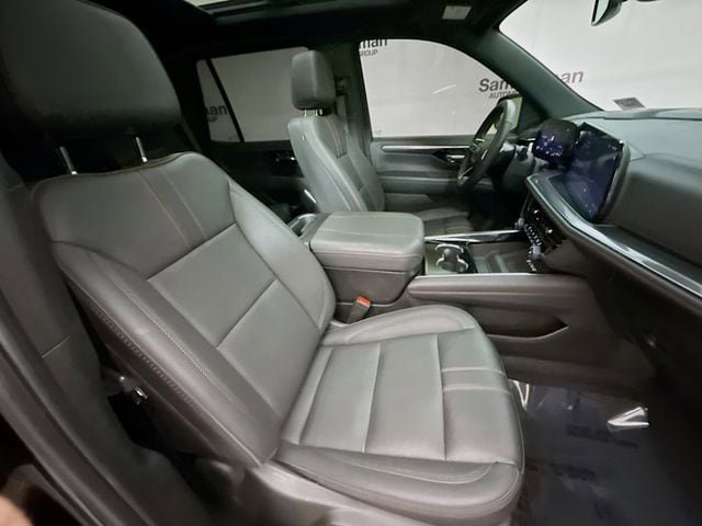 Used 2025 Chevrolet Tahoe RST AWD/4WD image 34