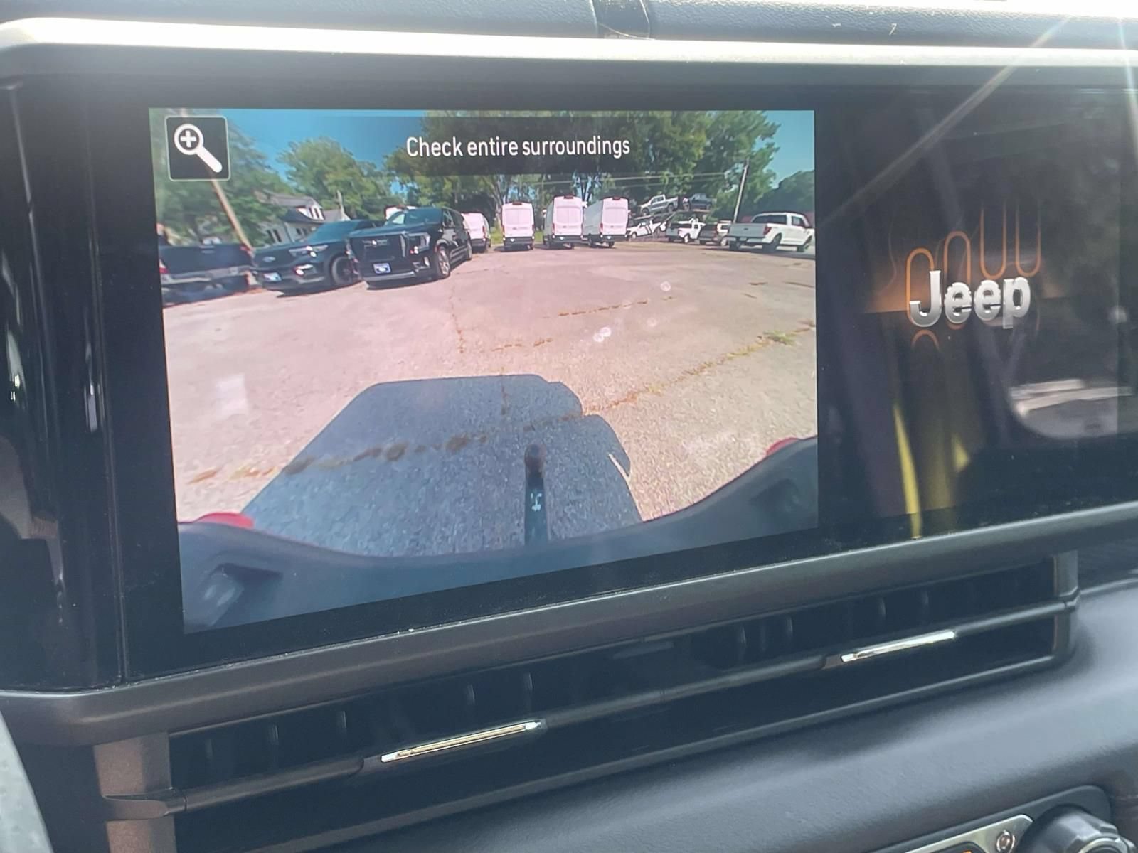 Used 2024 Jeep Gladiator Mojave w/ Convenience Group AWD/4WD image 13