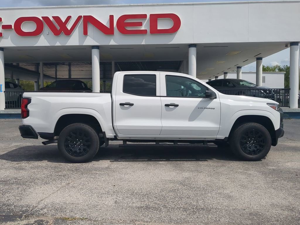 Used 2025 Chevrolet Colorado W/T w/ WT Custom Package RWD image 2