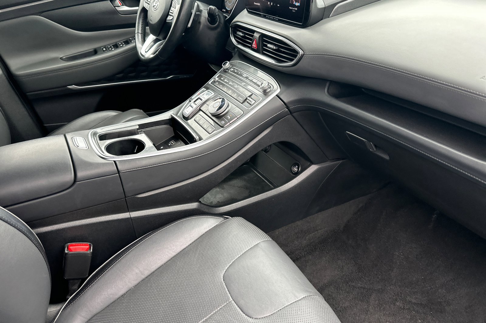Used 2023 Hyundai Santa Fe Limited image 17