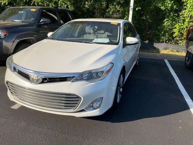 Used 2014 Toyota Avalon Limited w/ Technology Package FWD image 12