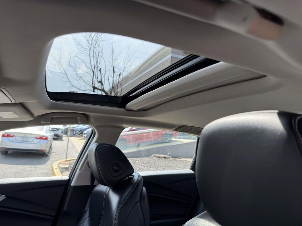 Certified 2025 Acura TLX w/ Technology Package image 29