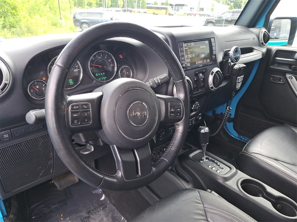 Used 2018 Jeep Wrangler Unlimited Rubicon w/ Connectivity Group image 14