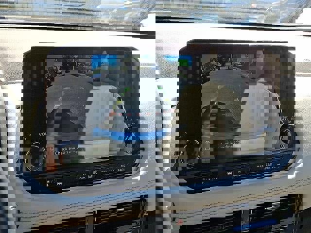 Used 2022 Nissan Rogue SL w/ SL Premium Package image 19