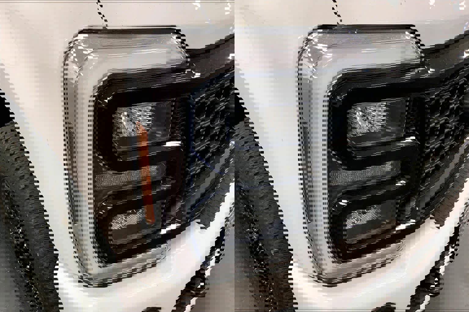 New 2026 Ford F250 Lariat w/ Black Appearance Package image 13