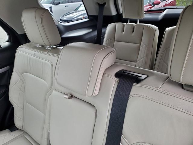 Used 2016 Ford Explorer Platinum image 12