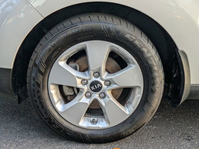 Used 2019 Kia Soul image 28