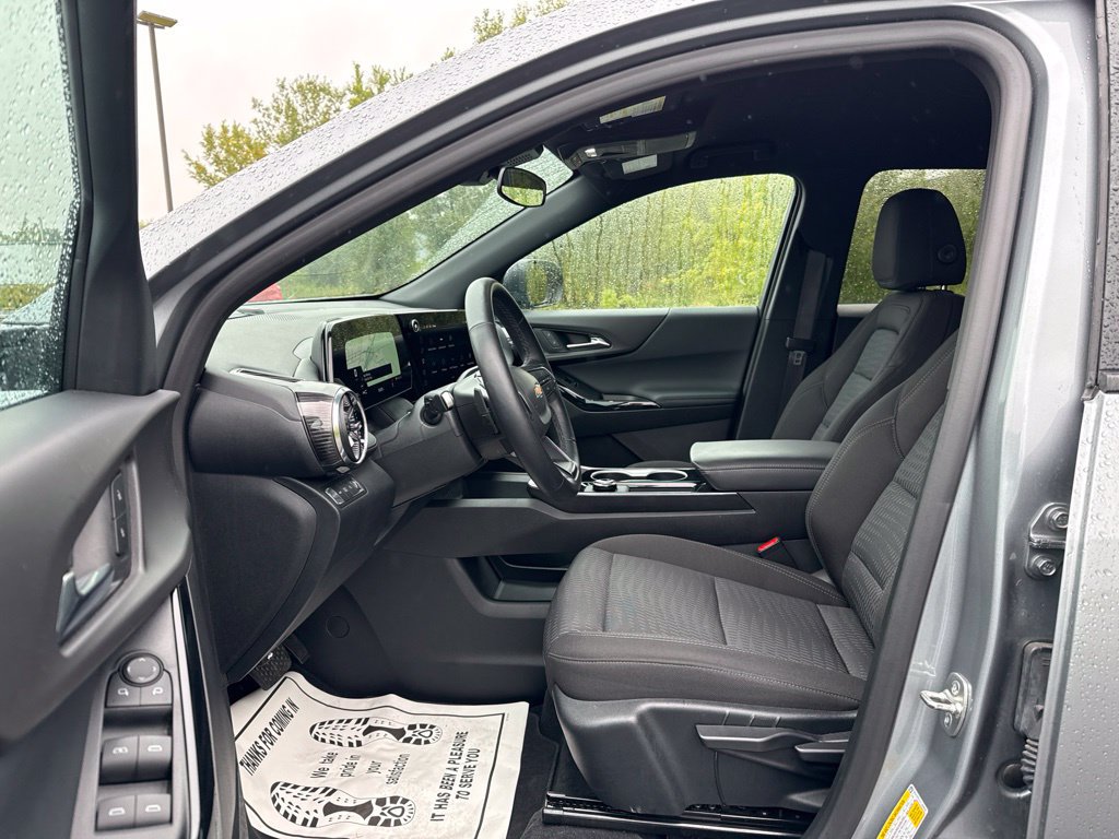 Used 2026 Chevrolet Equinox LT AWD/4WD image 21