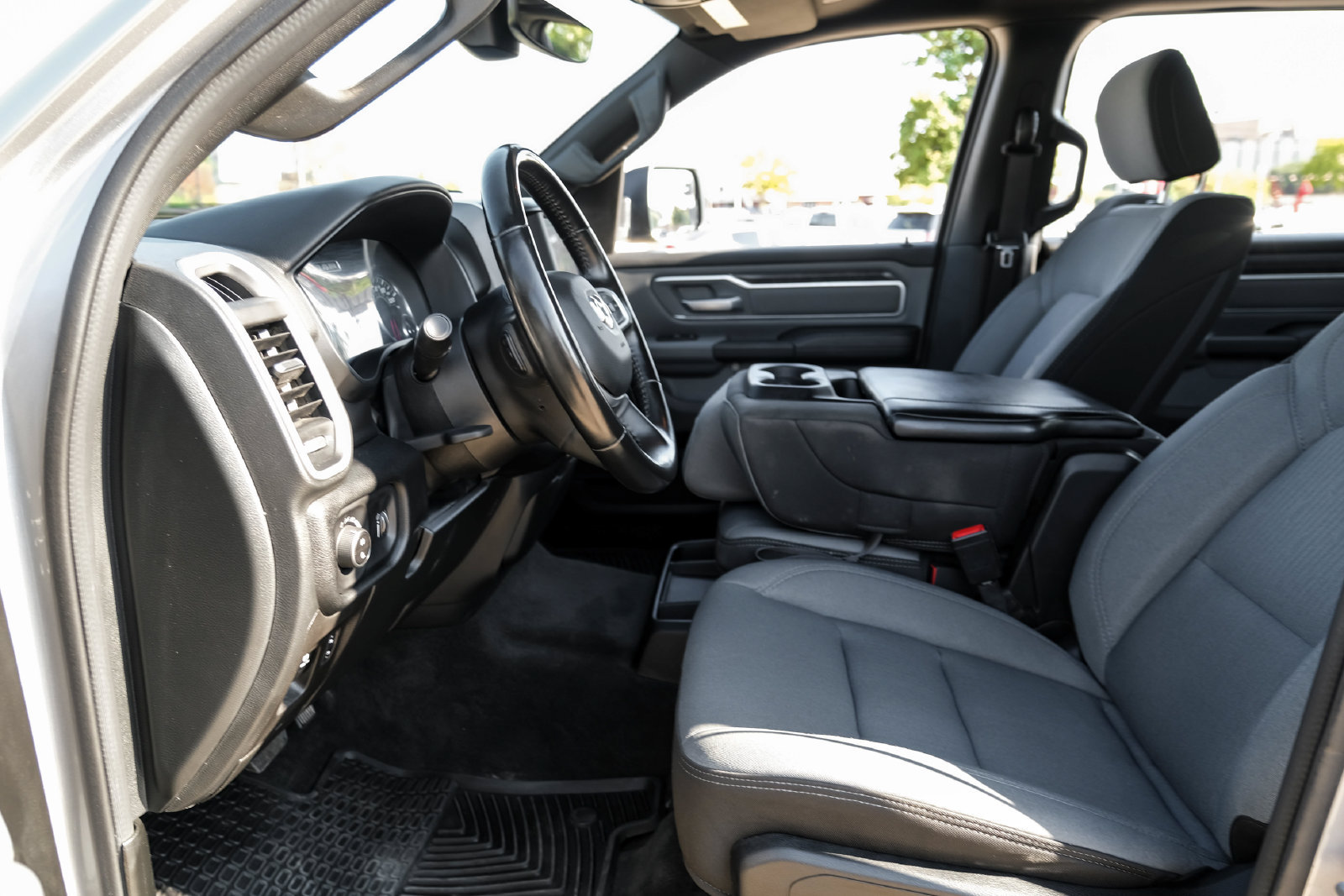 Used 2022 RAM 1500 Big Horn AWD/4WD image 4