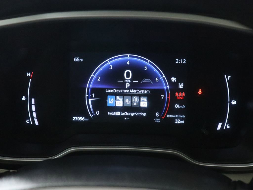 Used 2023 Toyota Corolla Cross XLE image 34