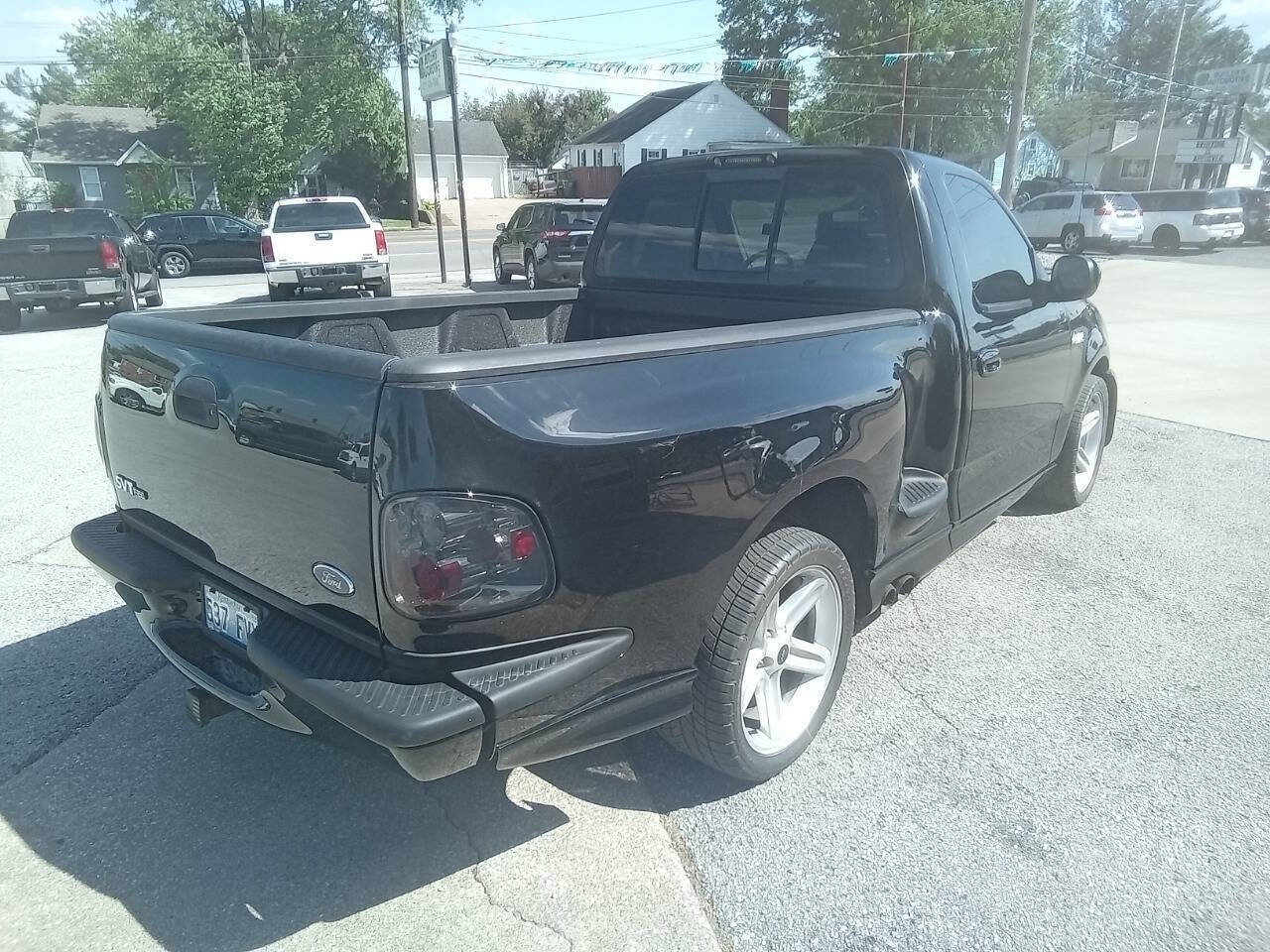 Used 2004 Ford F150 Lightning RWD image 9