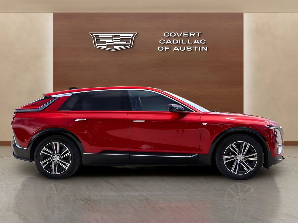 Certified 2024 Cadillac Lyriq Luxury AWD/4WD image 5