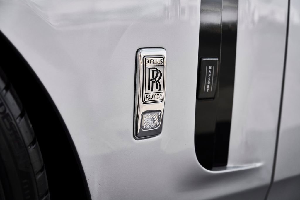 Used 2024 Rolls-Royce Phantom Sedan RWD image 12