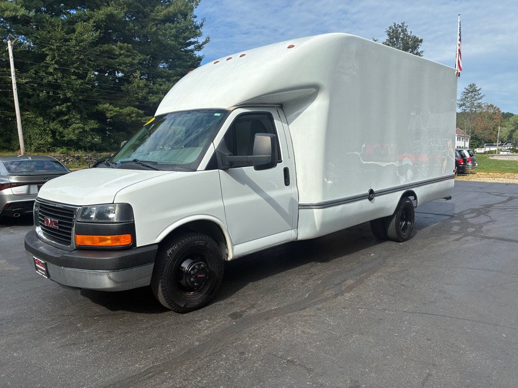 Used 2016 GMC Savana 3500 RWD image 1