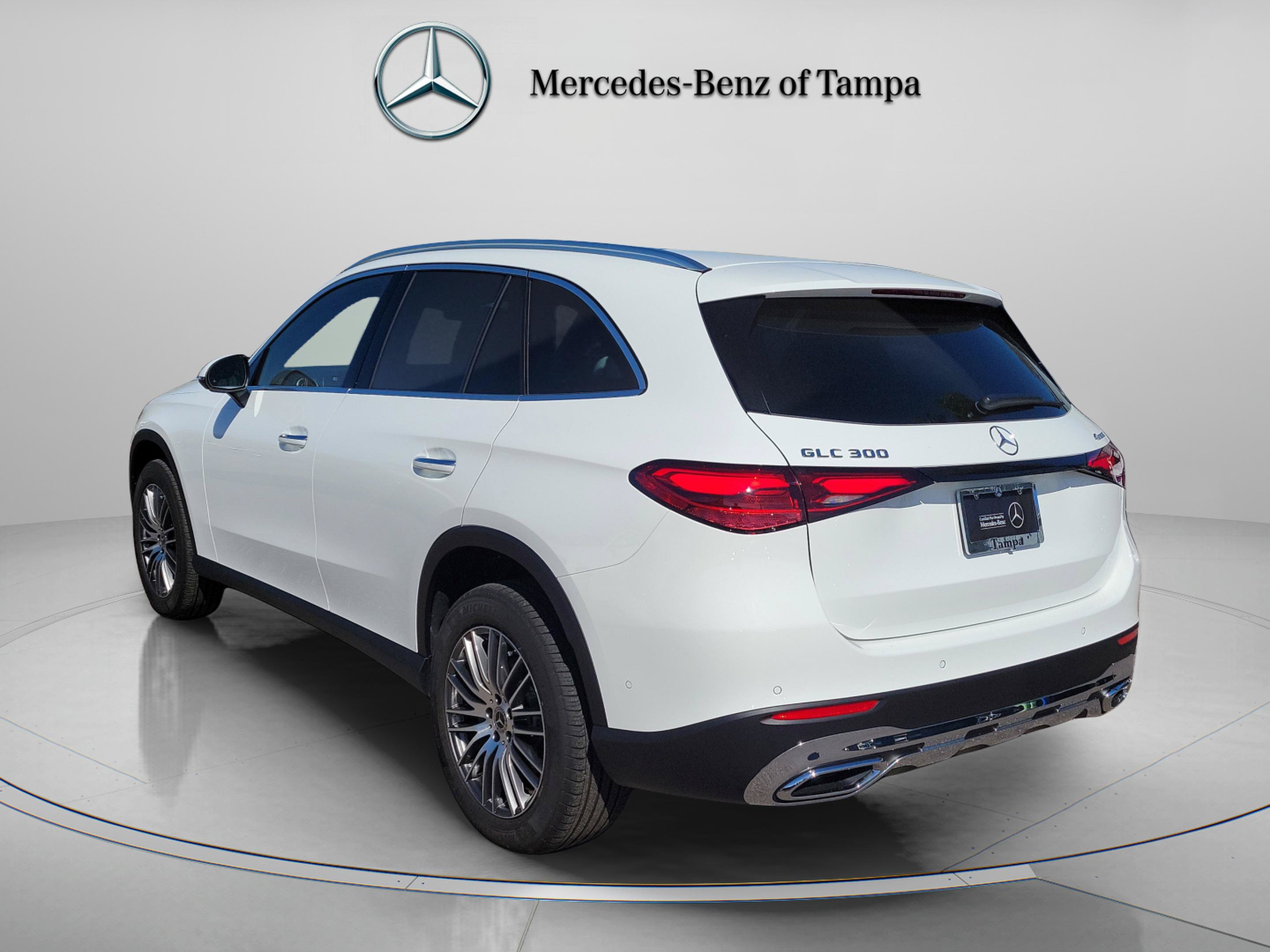 Used 2026 Mercedes-Benz GLC 300 4MATIC image 2