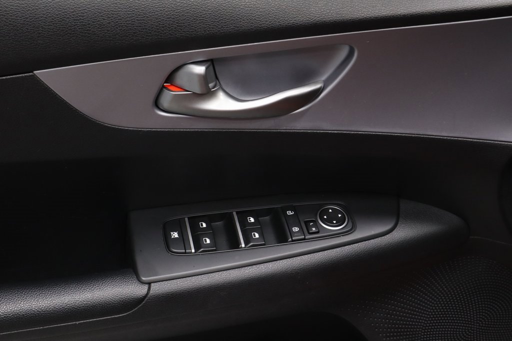 Used 2022 Kia Forte LXS image 22