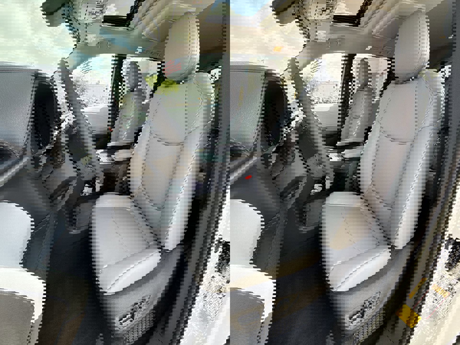 Used 2026 Toyota Sienna XLE image 13