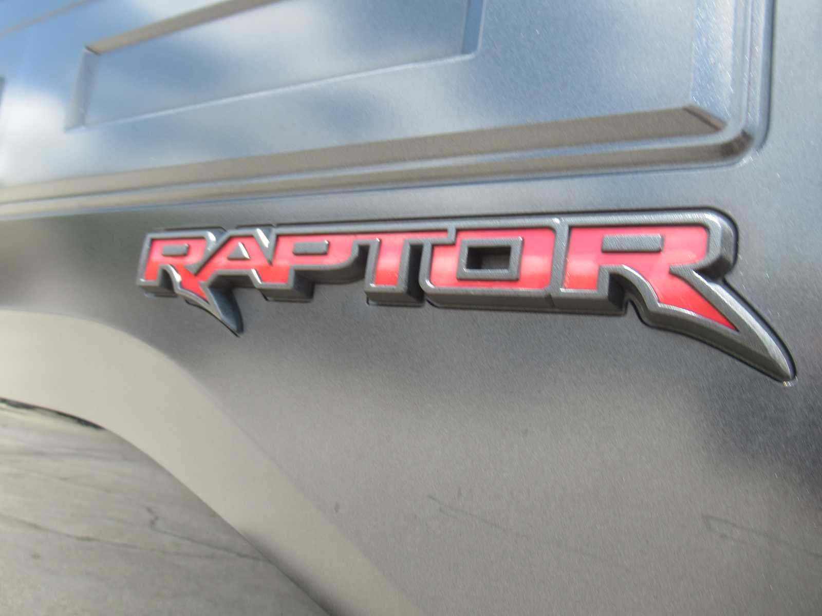 Used 2018 Ford F150 Raptor w/ Equipment Group 802A Luxury image 9