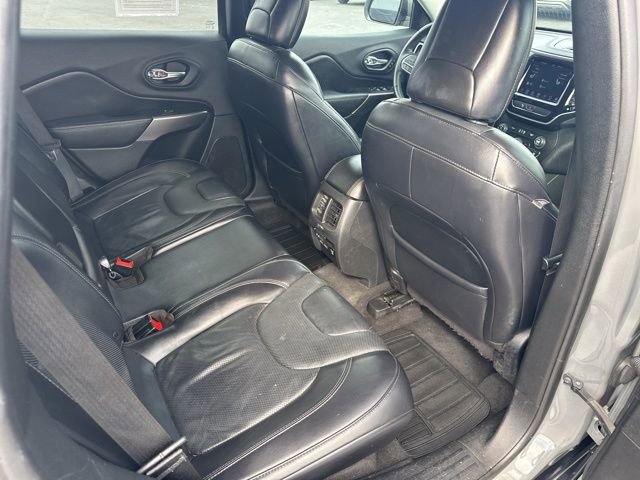 Used 2019 Jeep Cherokee Limited image 18