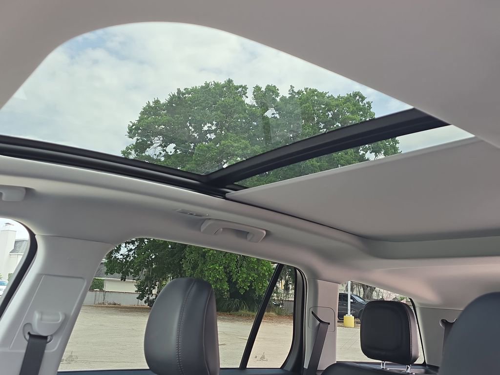 New 2025 Lincoln Aviator 2WD w/ Equipment Group 101A image 32