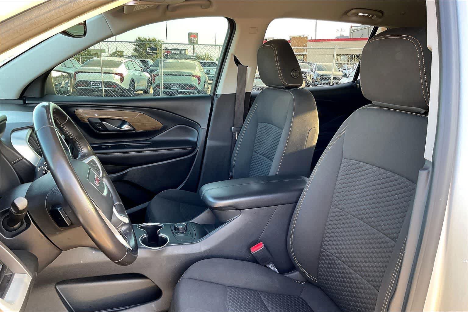 Used 2021 GMC Terrain SLE w/ Elevation Edition FWD image 10