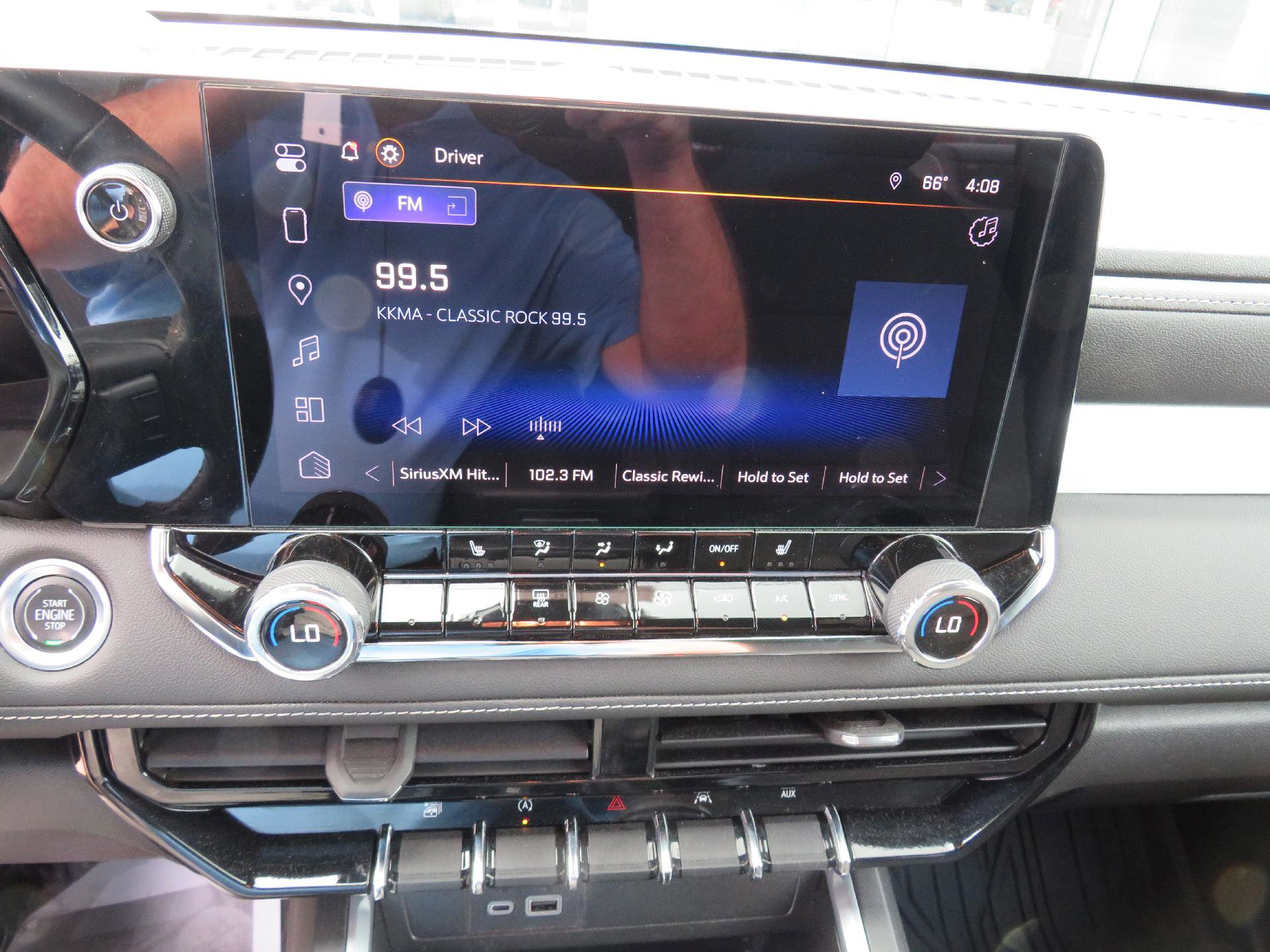 Used 2023 Chevrolet Colorado LT w/ LT Convenience Package II image 5