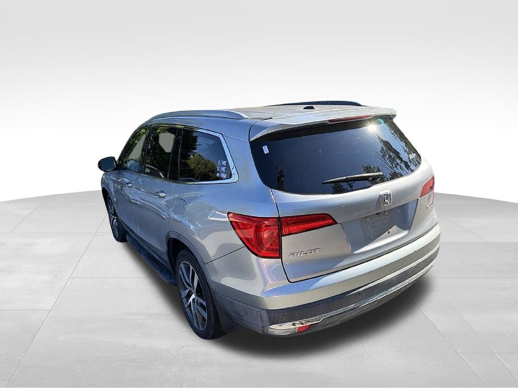 Used 2017 Honda Pilot Touring image 6