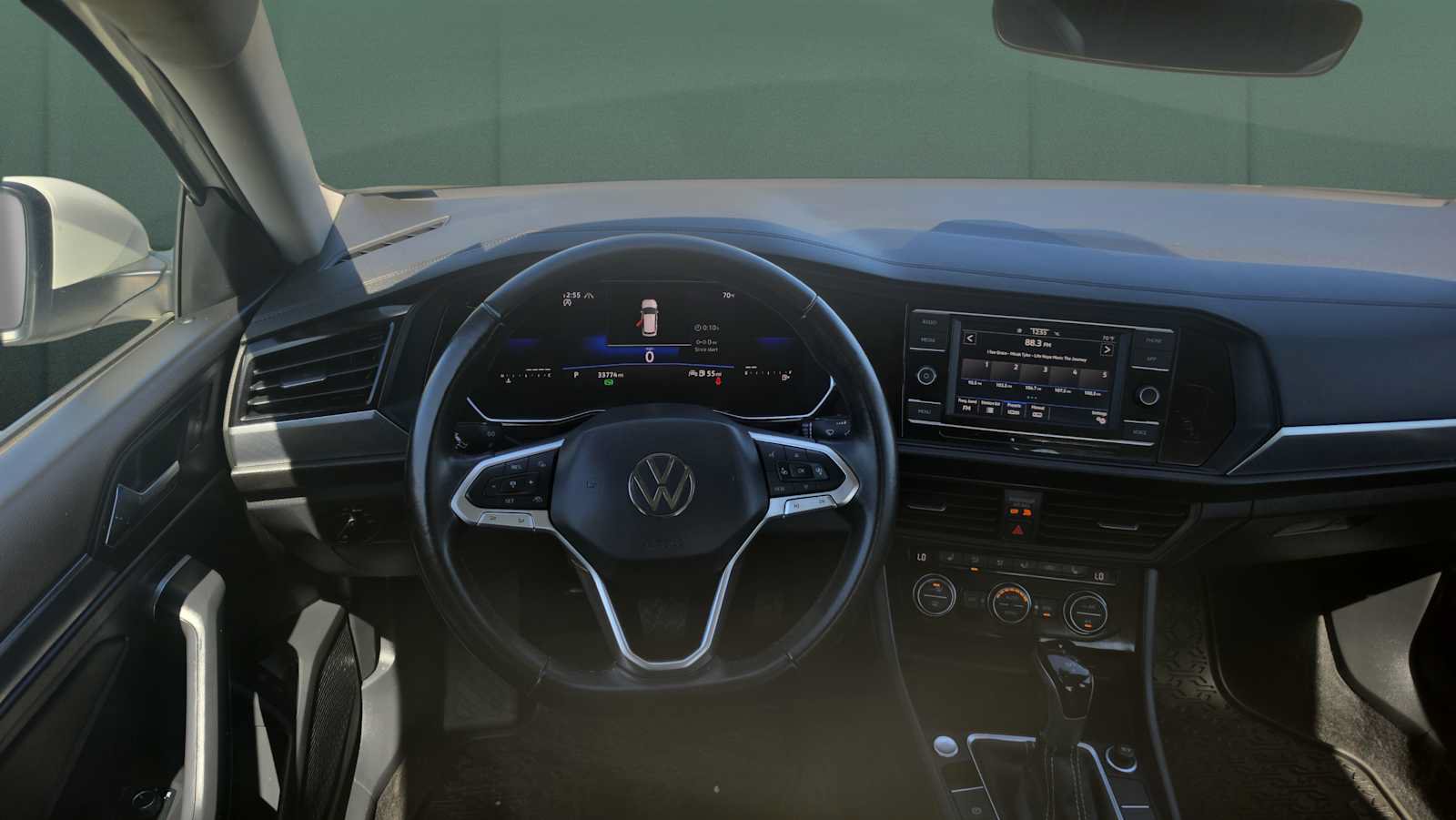 Used 2023 Volkswagen Jetta SE FWD image 19
